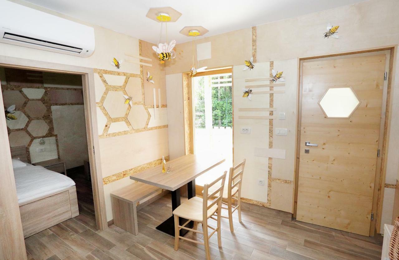 Honey Paradise glamping resort Dobova Bagian luar foto