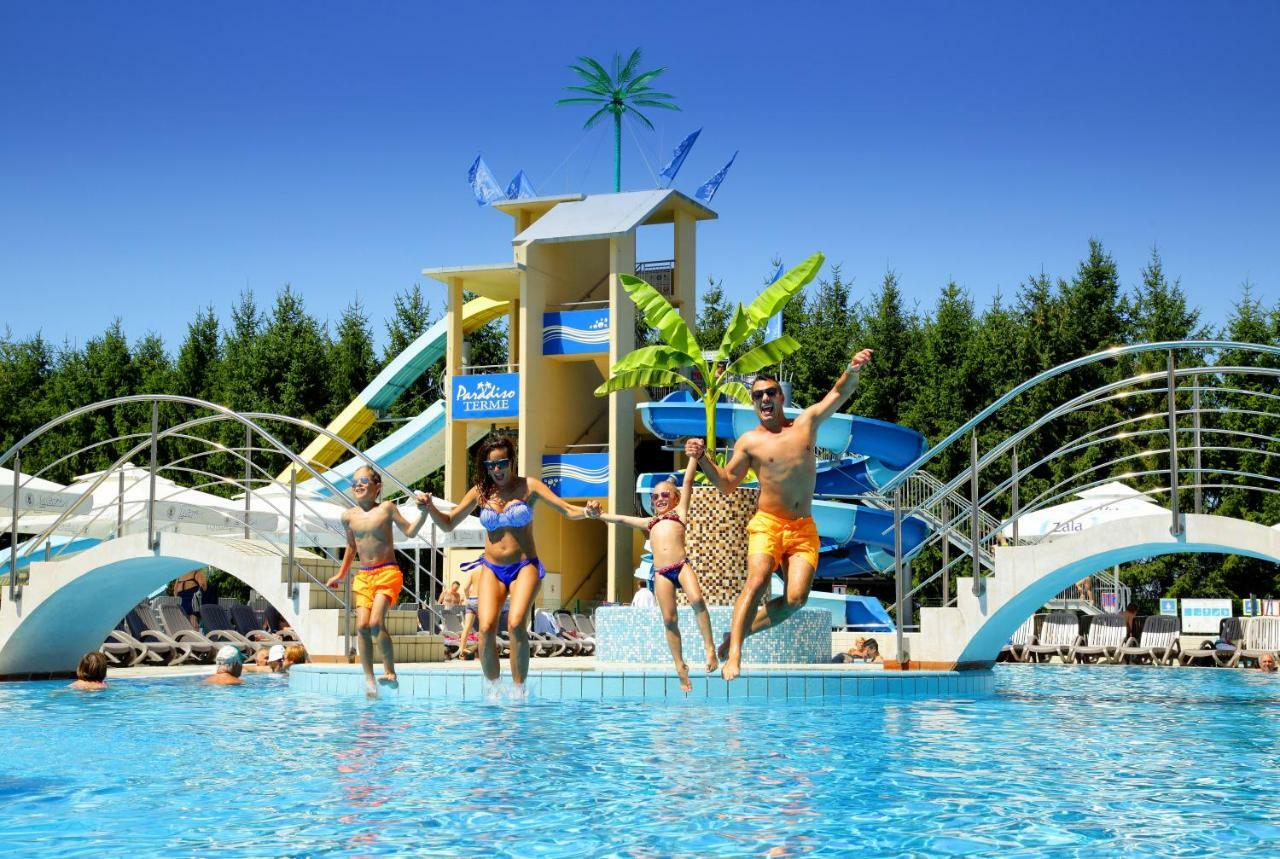 Honey Paradise glamping resort Dobova Bagian luar foto