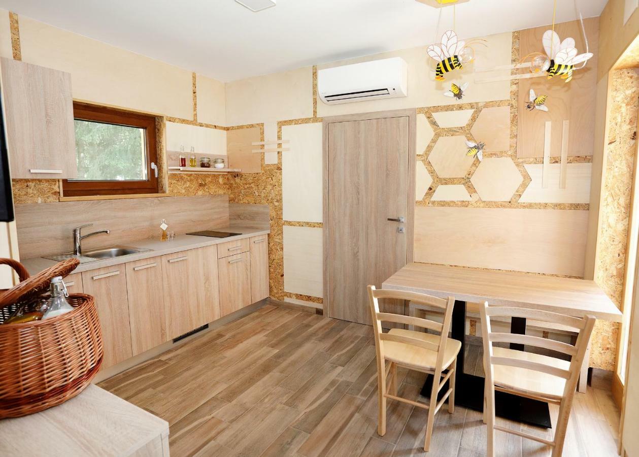 Honey Paradise glamping resort Dobova Bagian luar foto
